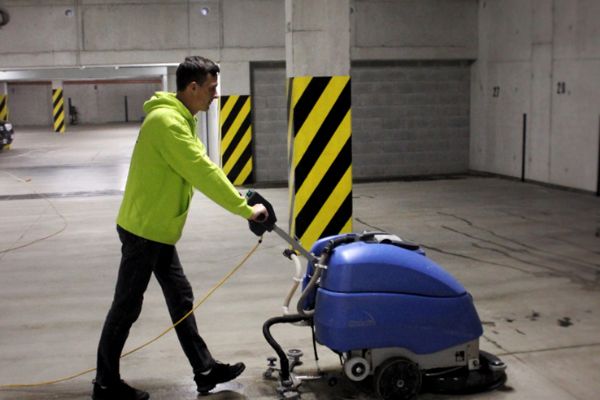 Úklid SVJ v Plzni: Jak probíhá spolupráce a co vše zajišťujeme?